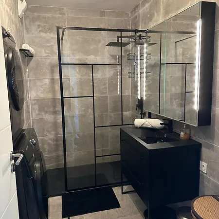 Cozy & Sporty 2-bedroom Near Blagnac Διαμέρισμα *